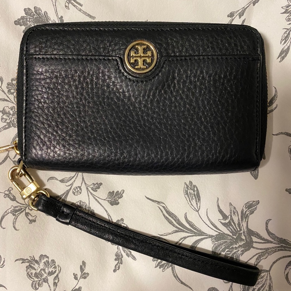 Tory Burch Robinson Pebbled Smartphone Wristlet